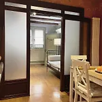 דירה The Painted House, Nei Vicoli Di Posto In Omaggio סירולו