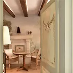 The Painted House, Nei Vicoli Di Posto In Omaggio *