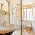 The Painted House, Nei Vicoli Di Posto In Omaggio * Sirolo