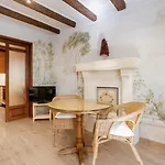 The Painted House, Nei Vicoli Di Posto In Omaggio