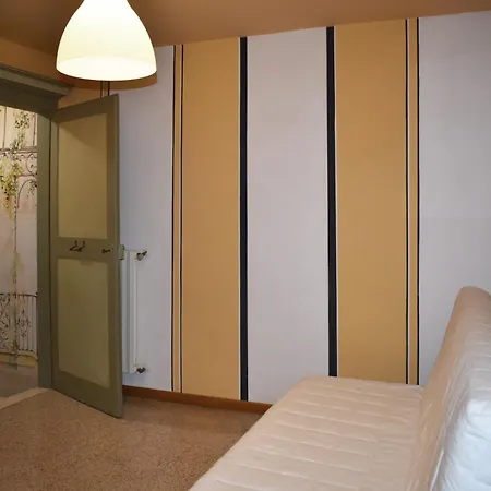 The Painted House, Nei Vicoli Di Posto In Omaggio