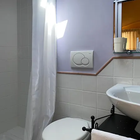 The Painted House, Nei Vicoli Di Posto In Omaggio Sirolo