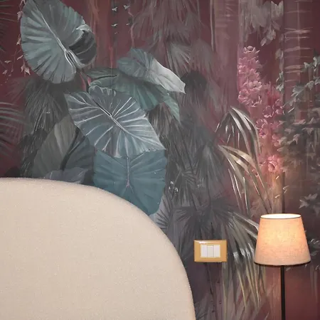 The Painted House, Nei Vicoli Di Posto In Omaggio